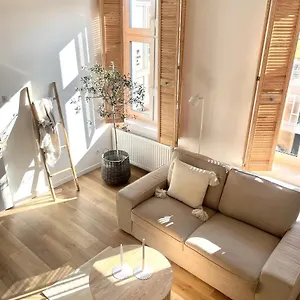 For Sophie - Z Palarnia Kawy I Pracownia Artystyczna W Kamienicy - Art & Coffee In Historic Building Apartament